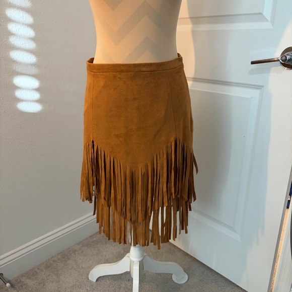 Sheryl Crow Fringe A-Line Skirt in Tan | Suede Look | Boho Western | Size M - Picture 3 of 6